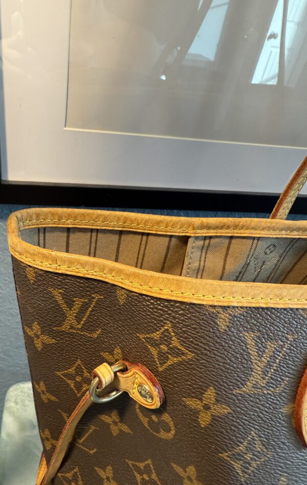 Authentic Louis Vuitton Neverfull MM, Monogram Beige with LV dustbag included - Image 10