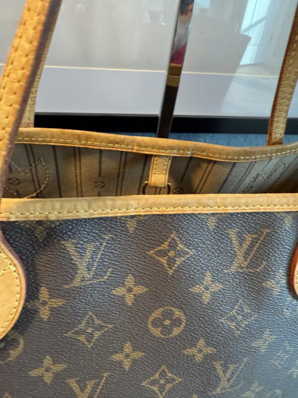 Authentic Louis Vuitton Neverfull MM, Monogram Beige with LV dustbag included - Image 15