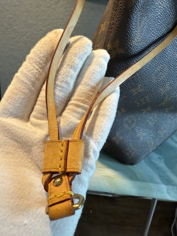 Authentic Louis Vuitton Neverfull MM, Monogram Beige with LV dustbag included - Image 22