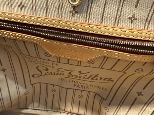 Authentic Louis Vuitton Neverfull MM, Monogram Beige with LV dustbag included - Image 33