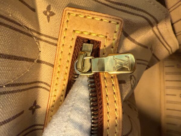 Authentic Louis Vuitton Neverfull MM, Monogram Beige with LV dustbag included - Image 34