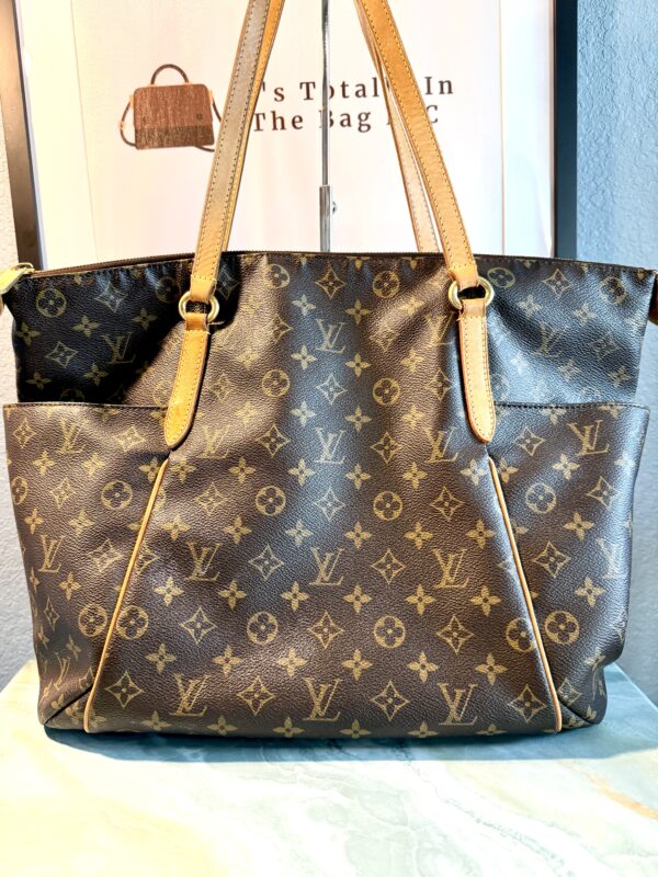 Authentic Louis Vuitton Totally GM - Image 12