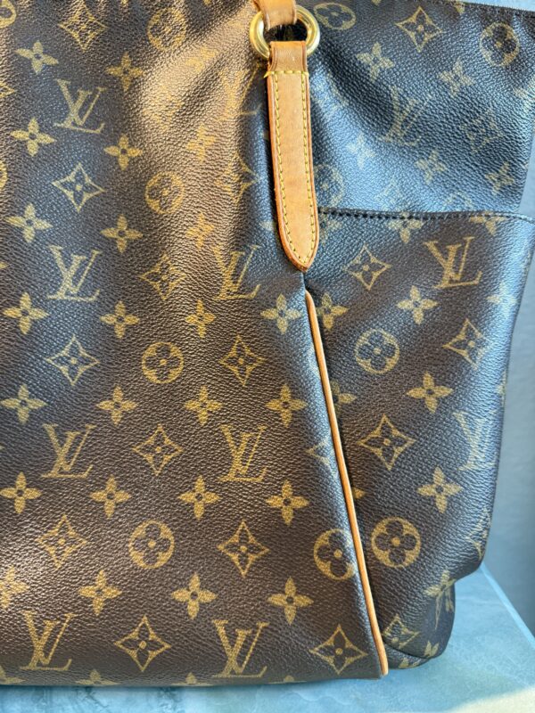 Authentic Louis Vuitton Totally GM - Image 14