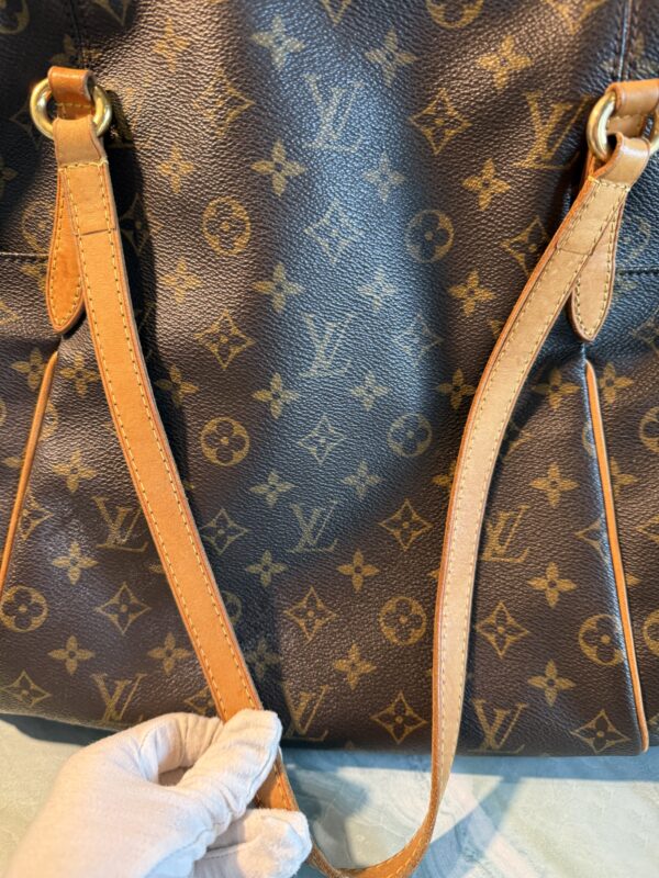 Authentic Louis Vuitton Totally GM - Image 16