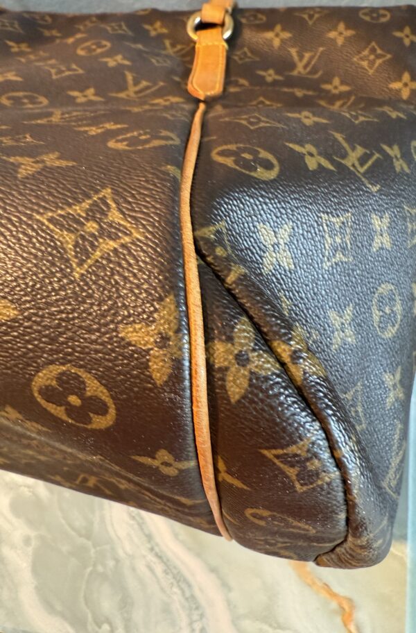 Authentic Louis Vuitton Totally GM - Image 21