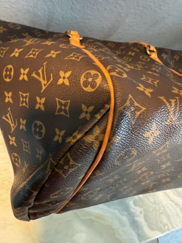 Authentic Louis Vuitton Totally GM - Image 24