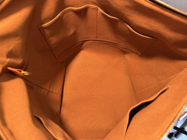 Authentic Louis Vuitton Totally GM - Image 30