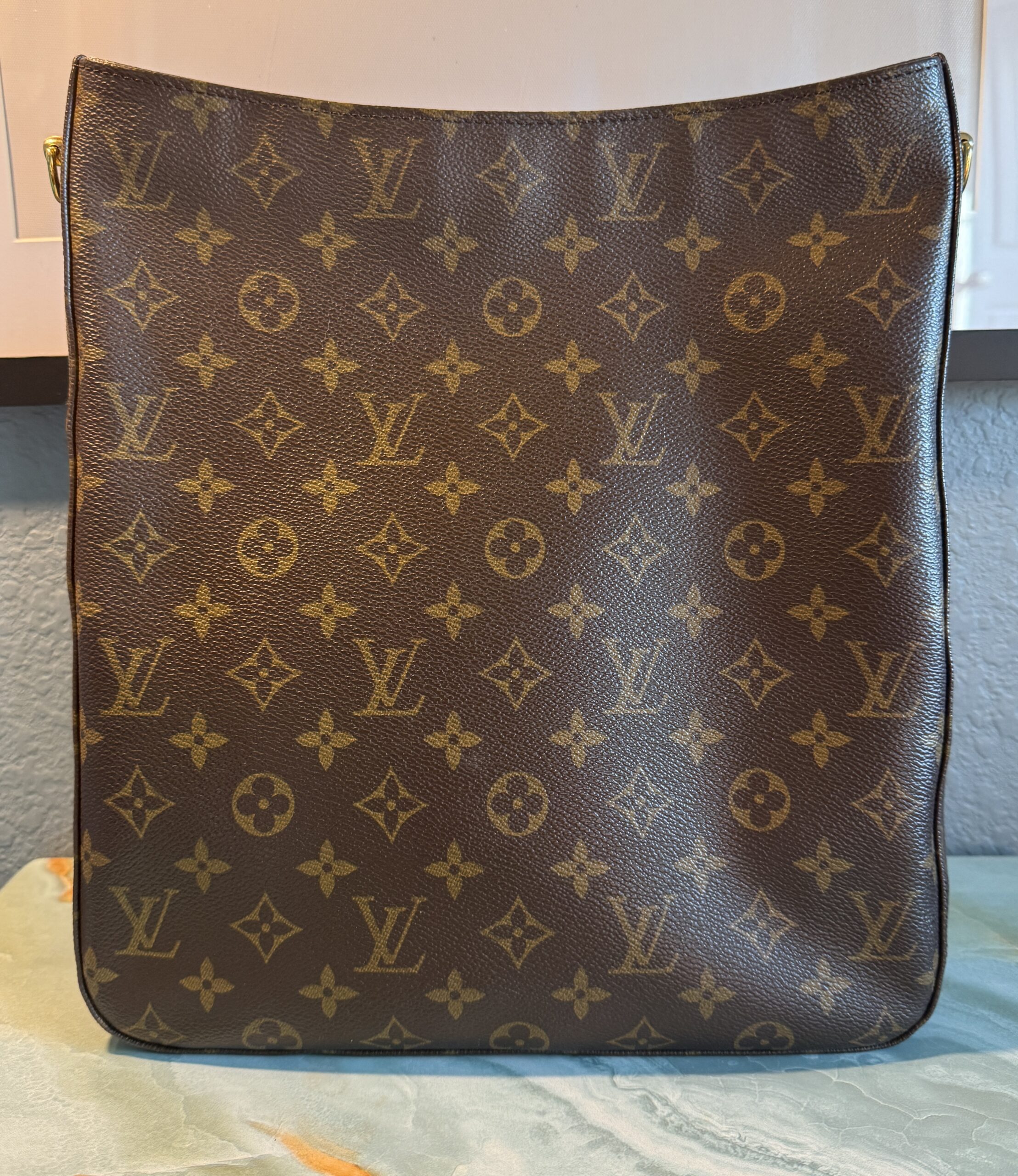 Authentic Louis Vuitton Looping GM, converted to crossbody, choose your own generic strap, original strap included (unattached) - Image 15