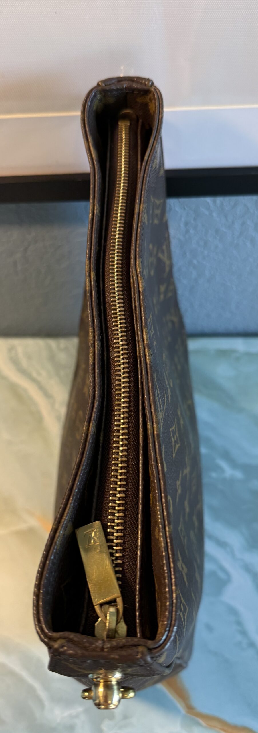 Authentic Louis Vuitton Looping GM, converted to crossbody, choose your own generic strap, original strap included (unattached) - Image 20