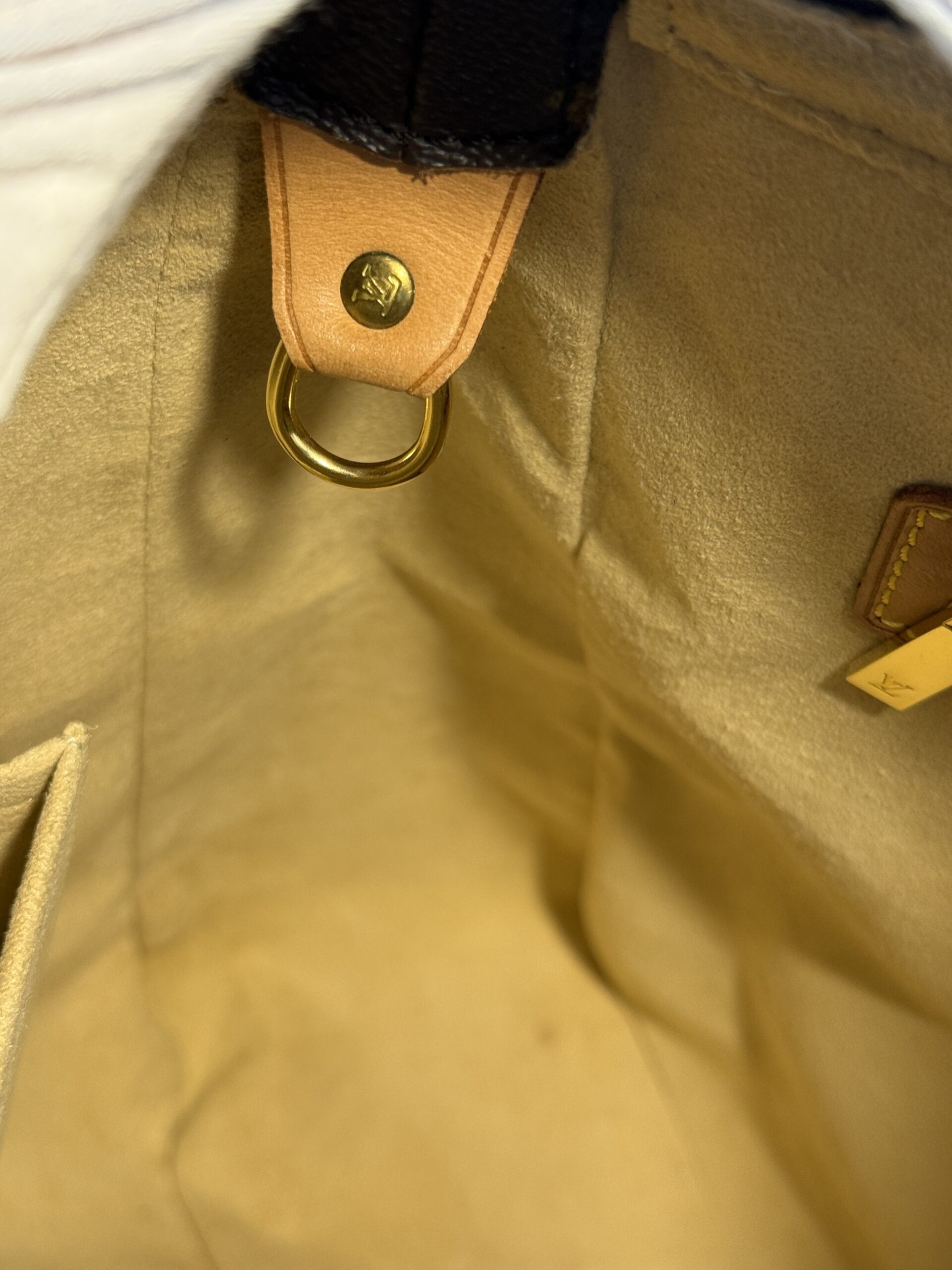 Authentic Louis Vuitton Looping GM, converted to crossbody, choose your own generic strap, original strap included (unattached) - Image 25