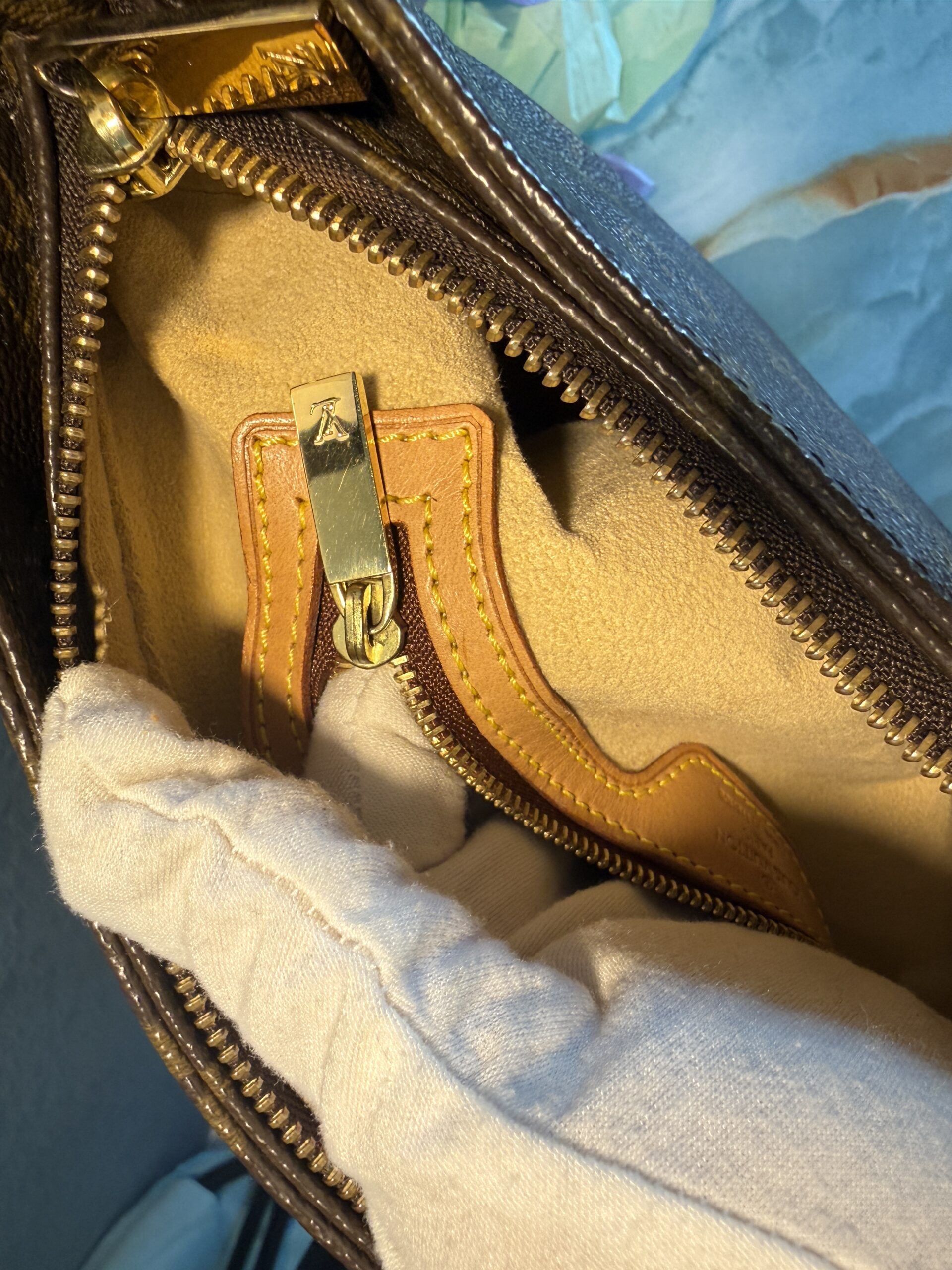 Authentic Louis Vuitton Looping GM, converted to crossbody, choose your own generic strap, original strap included (unattached) - Image 31