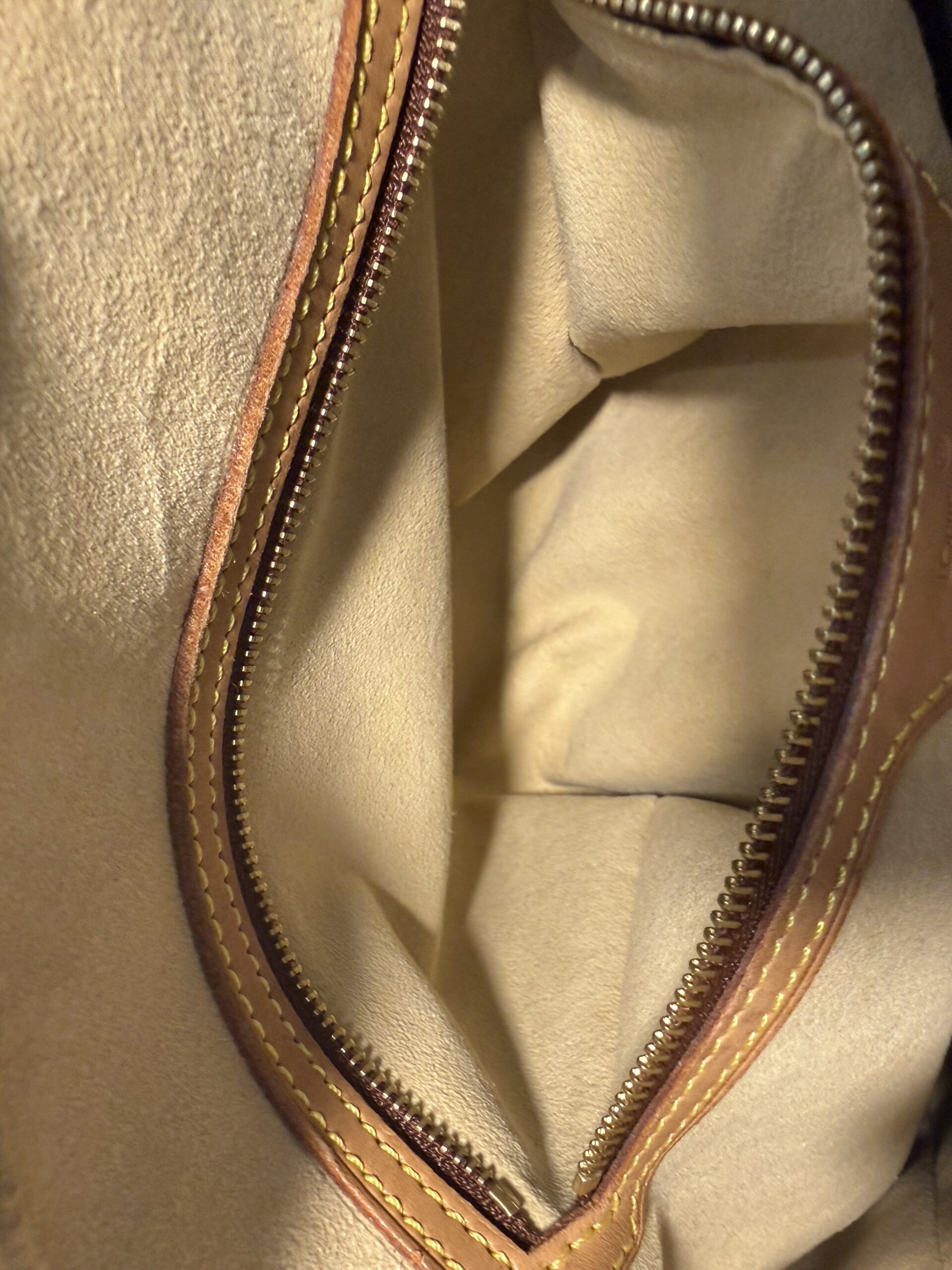 Authentic Louis Vuitton Looping GM, converted to crossbody, choose your own generic strap, original strap included (unattached) - Image 30