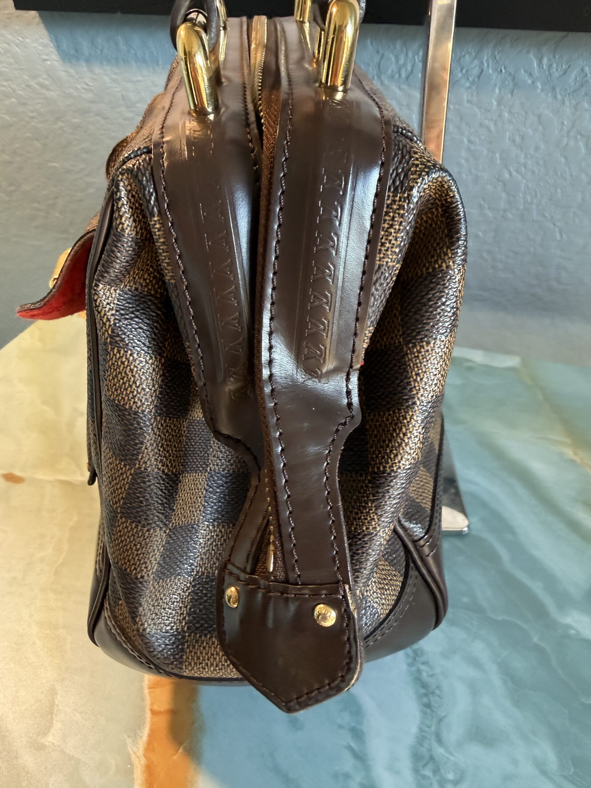 Authentic Louis Vuitton Knightsbridge with LV dustbag included - Image 13