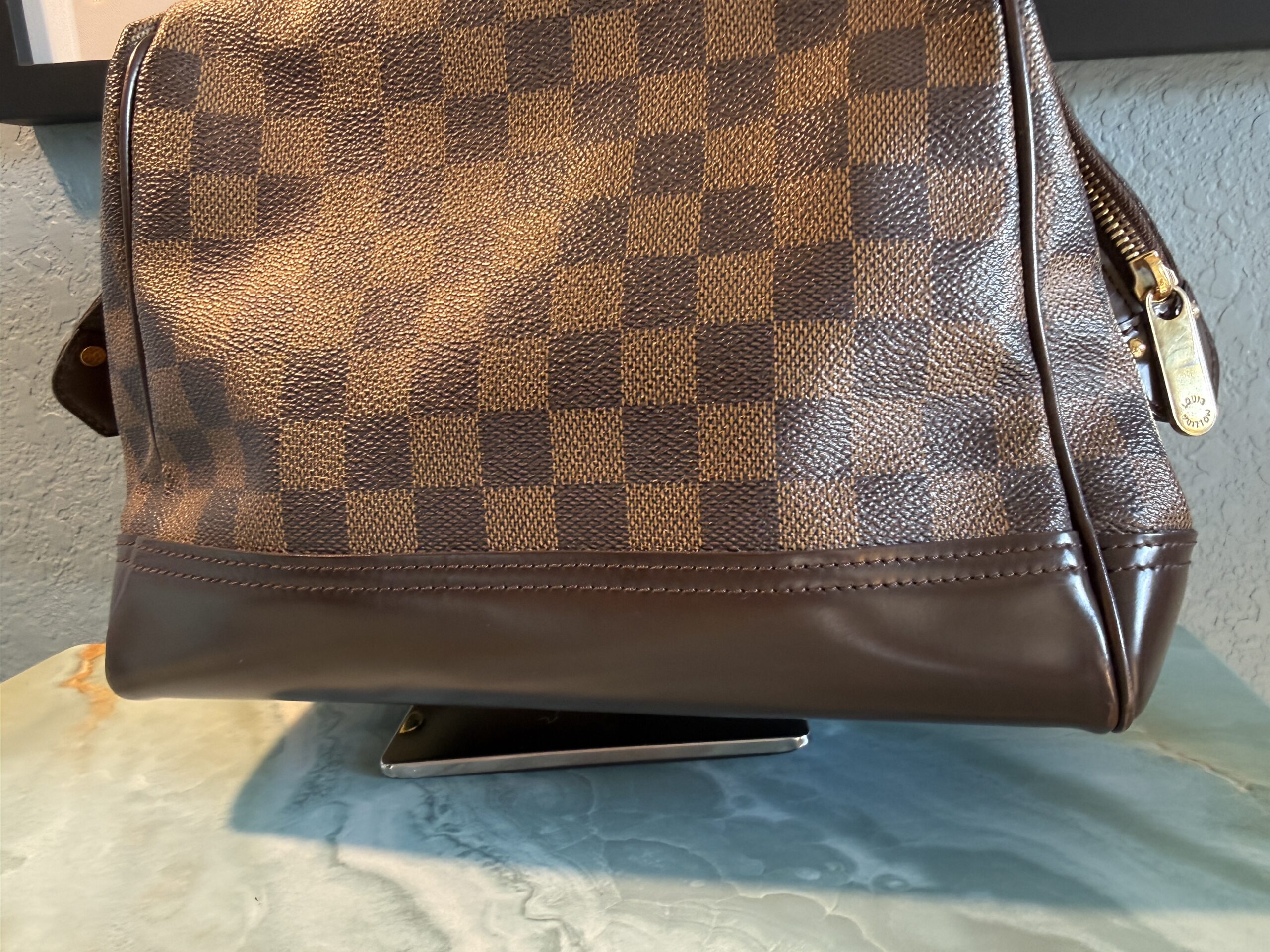 Authentic Louis Vuitton Knightsbridge with LV dustbag included - Image 14