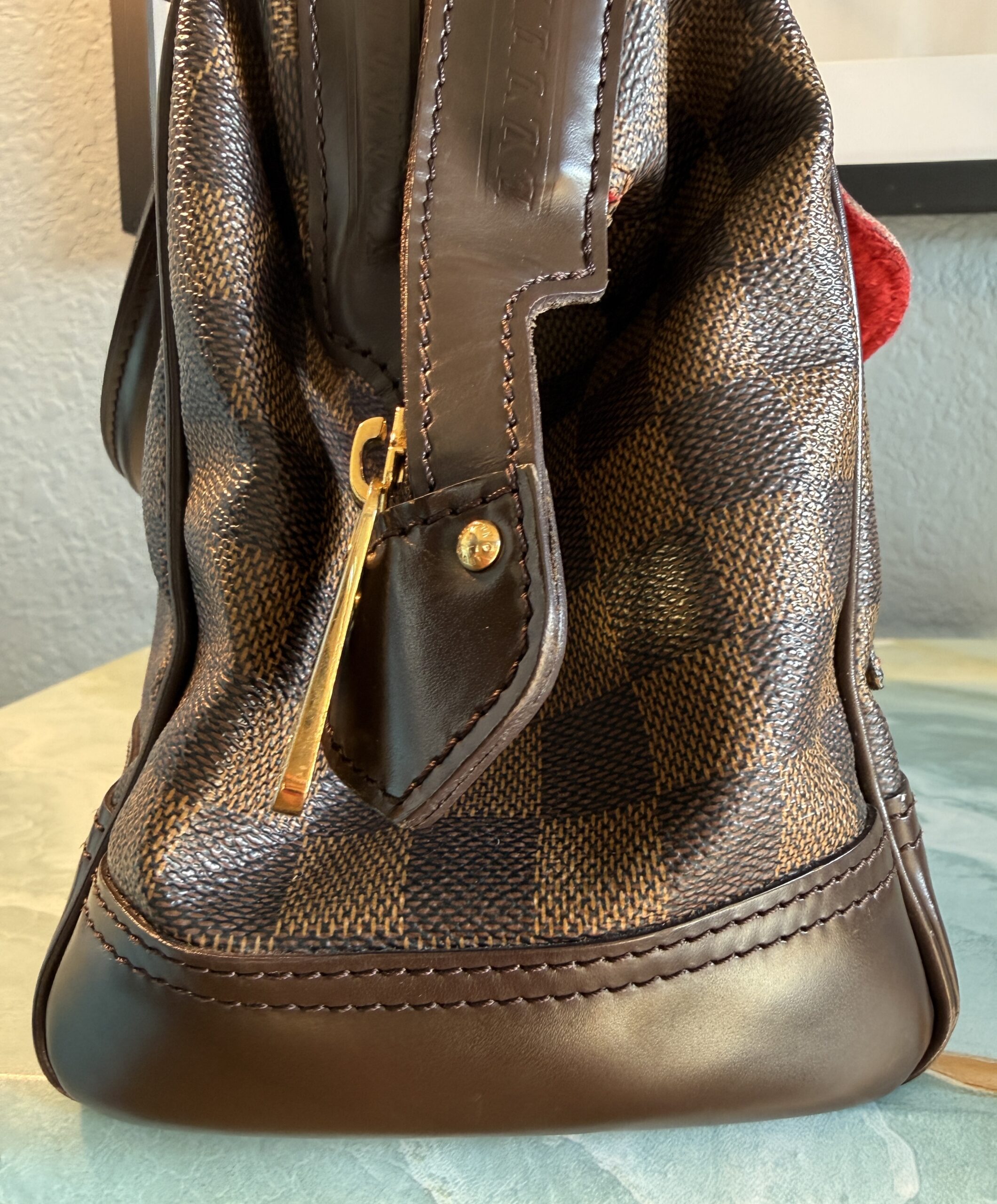 Authentic Louis Vuitton Knightsbridge with LV dustbag included - Image 17