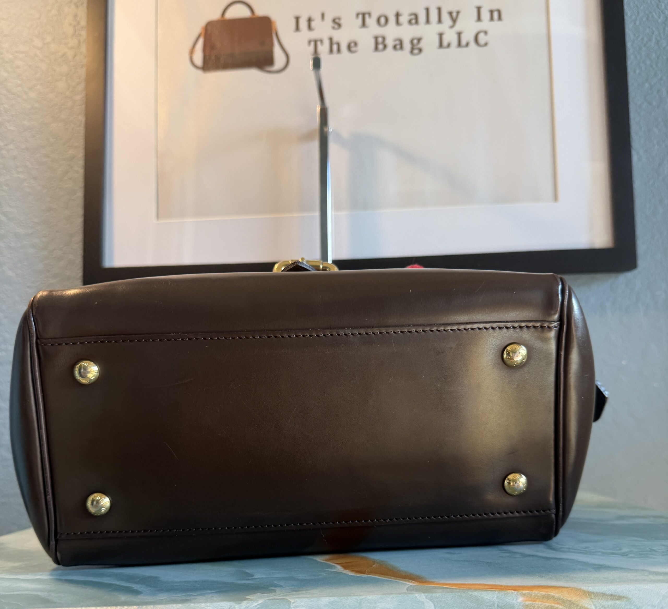 Authentic Louis Vuitton Knightsbridge with LV dustbag included - Image 18