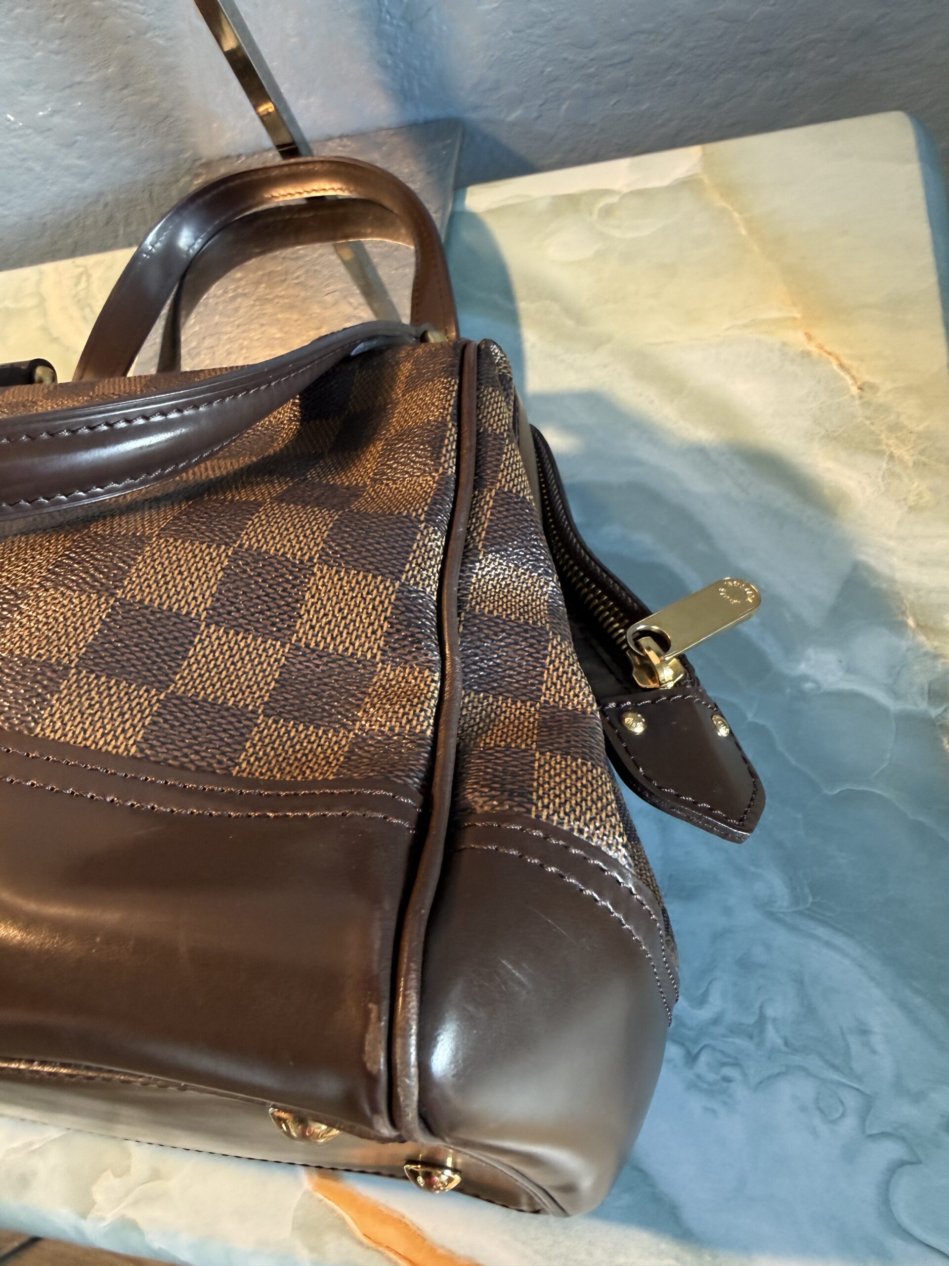 Authentic Louis Vuitton Knightsbridge with LV dustbag included - Image 21