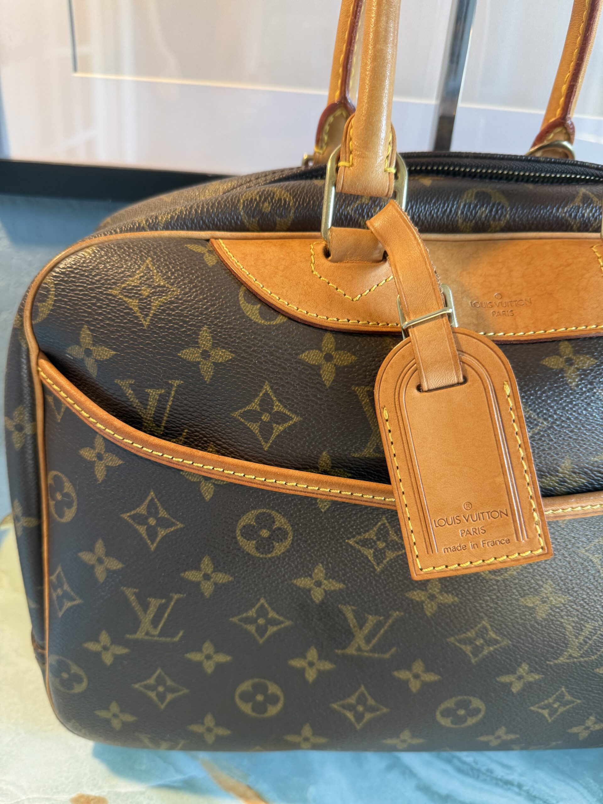 Authentic Louis Vuitton Deauville with generic crossbody chain, LV tag, and LV lock (attached with no key) - Image 3