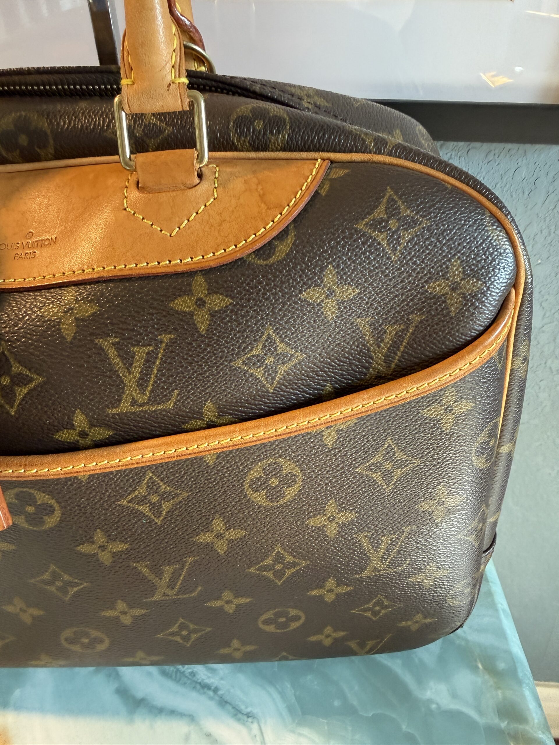 Authentic Louis Vuitton Deauville with generic crossbody chain, LV tag, and LV lock (attached with no key) - Image 7