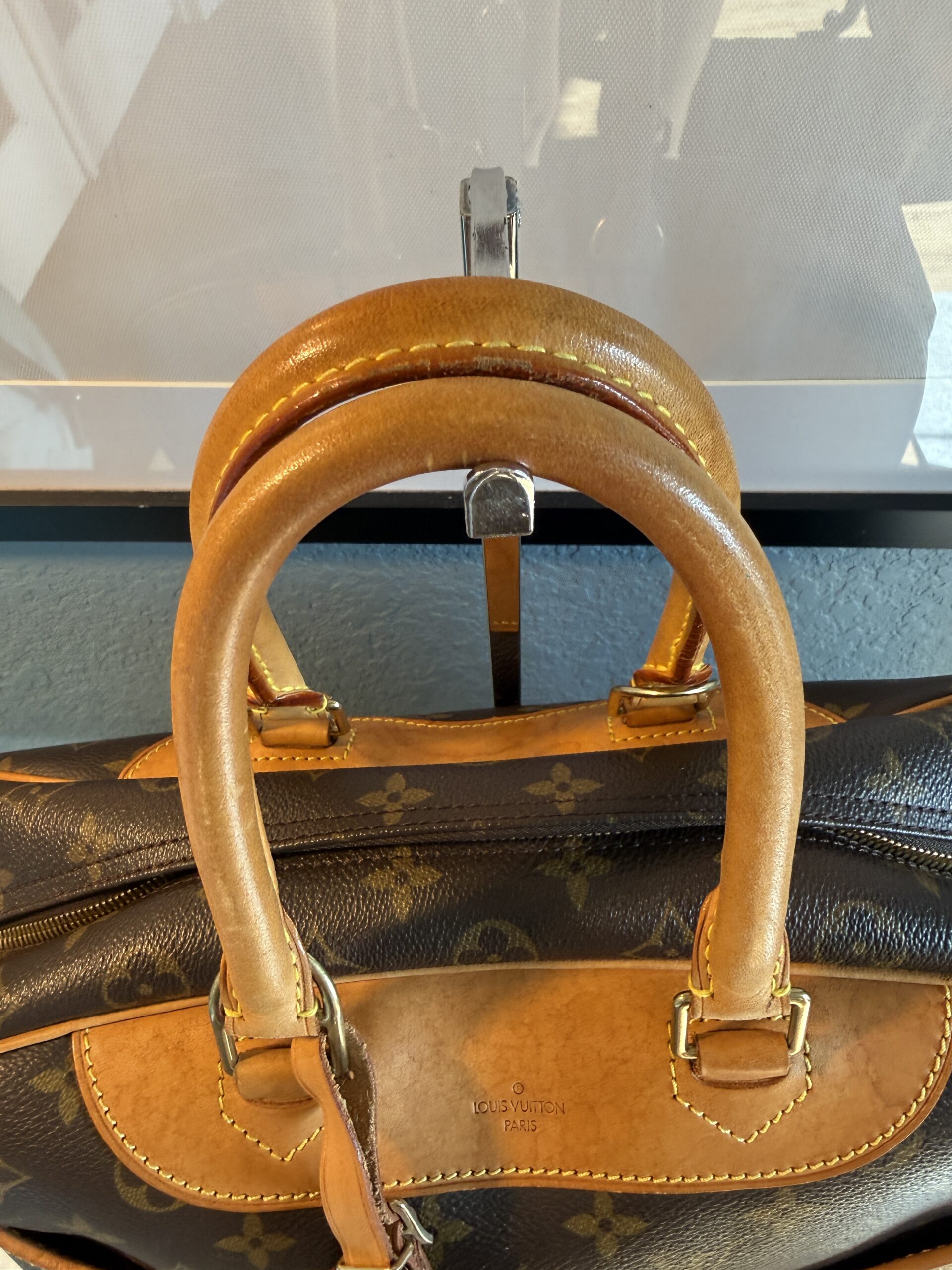 Authentic Louis Vuitton Deauville with generic crossbody chain, LV tag, and LV lock (attached with no key) - Image 6