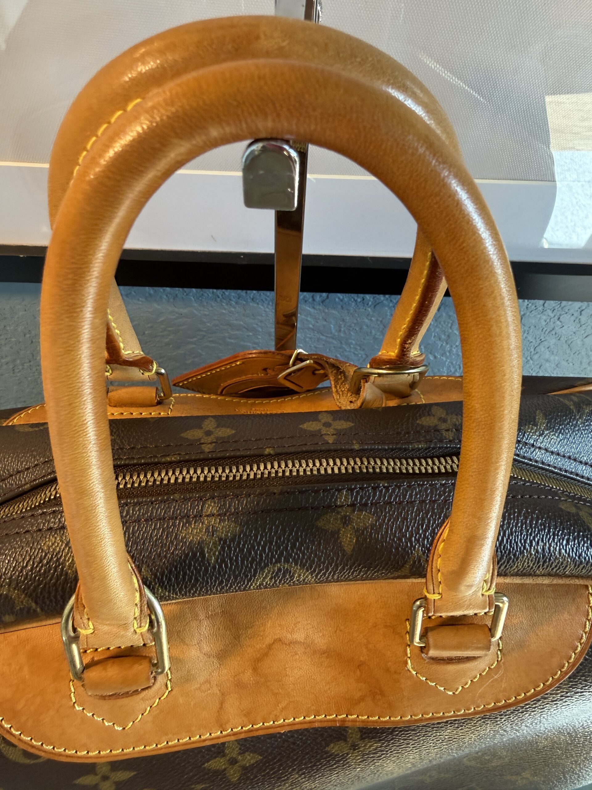 Authentic Louis Vuitton Deauville with generic crossbody chain, LV tag, and LV lock (attached with no key) - Image 10