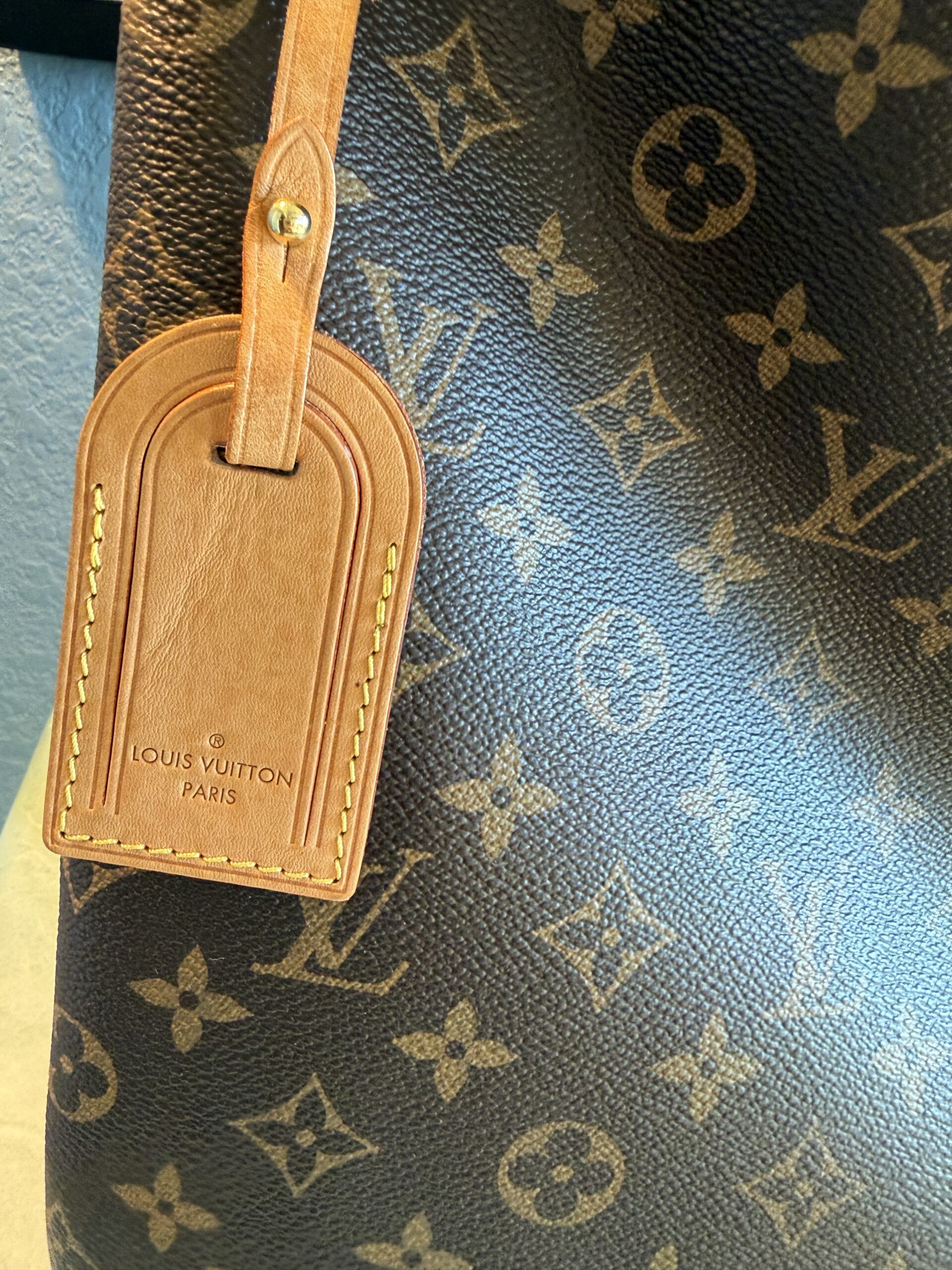 Authentic Louis Vuitton Graceful MM, Peony/Pivoine, with COA, and LV dustbag included - Image 4