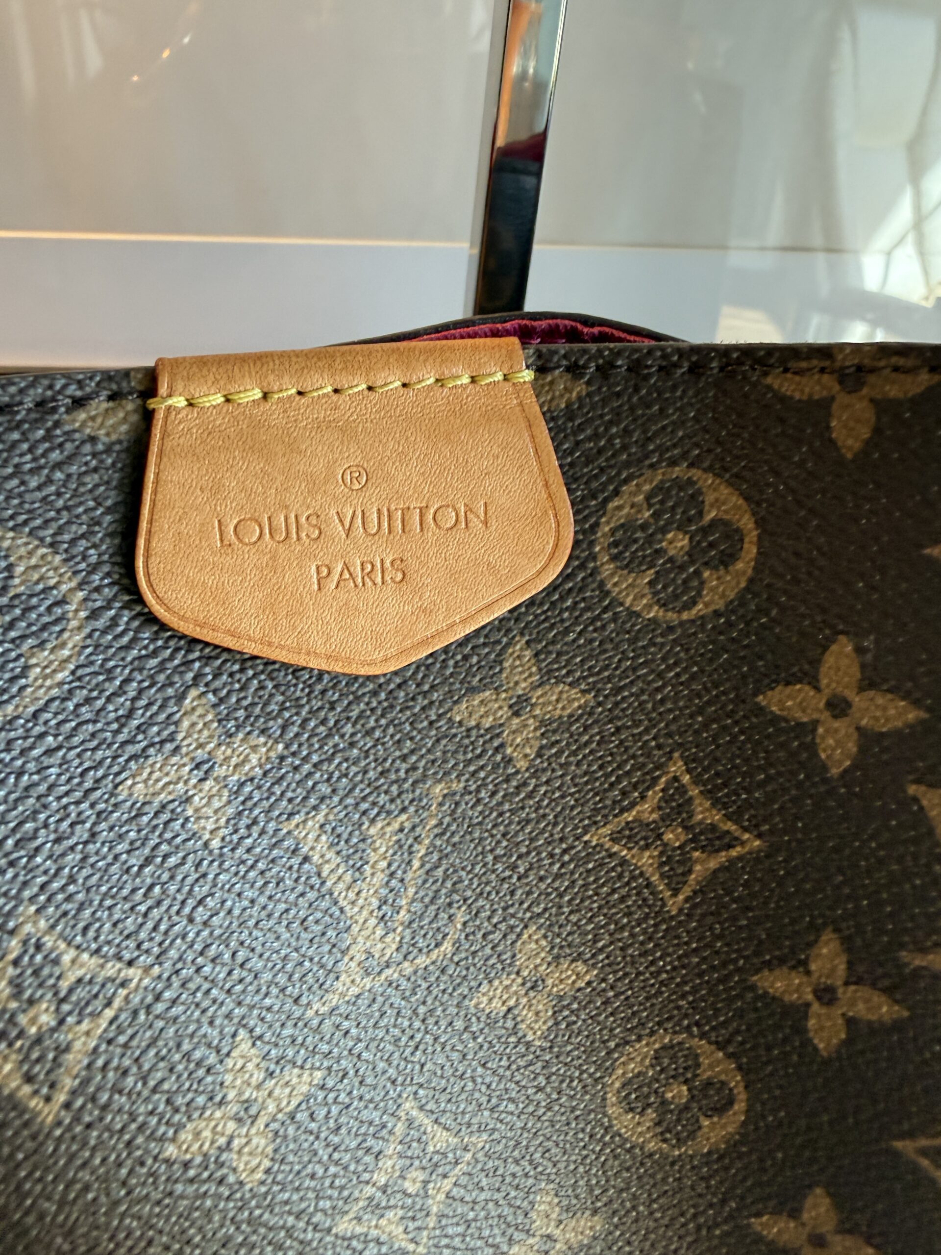 Authentic Louis Vuitton Graceful MM, Peony/Pivoine, with COA, and LV dustbag included - Image 3