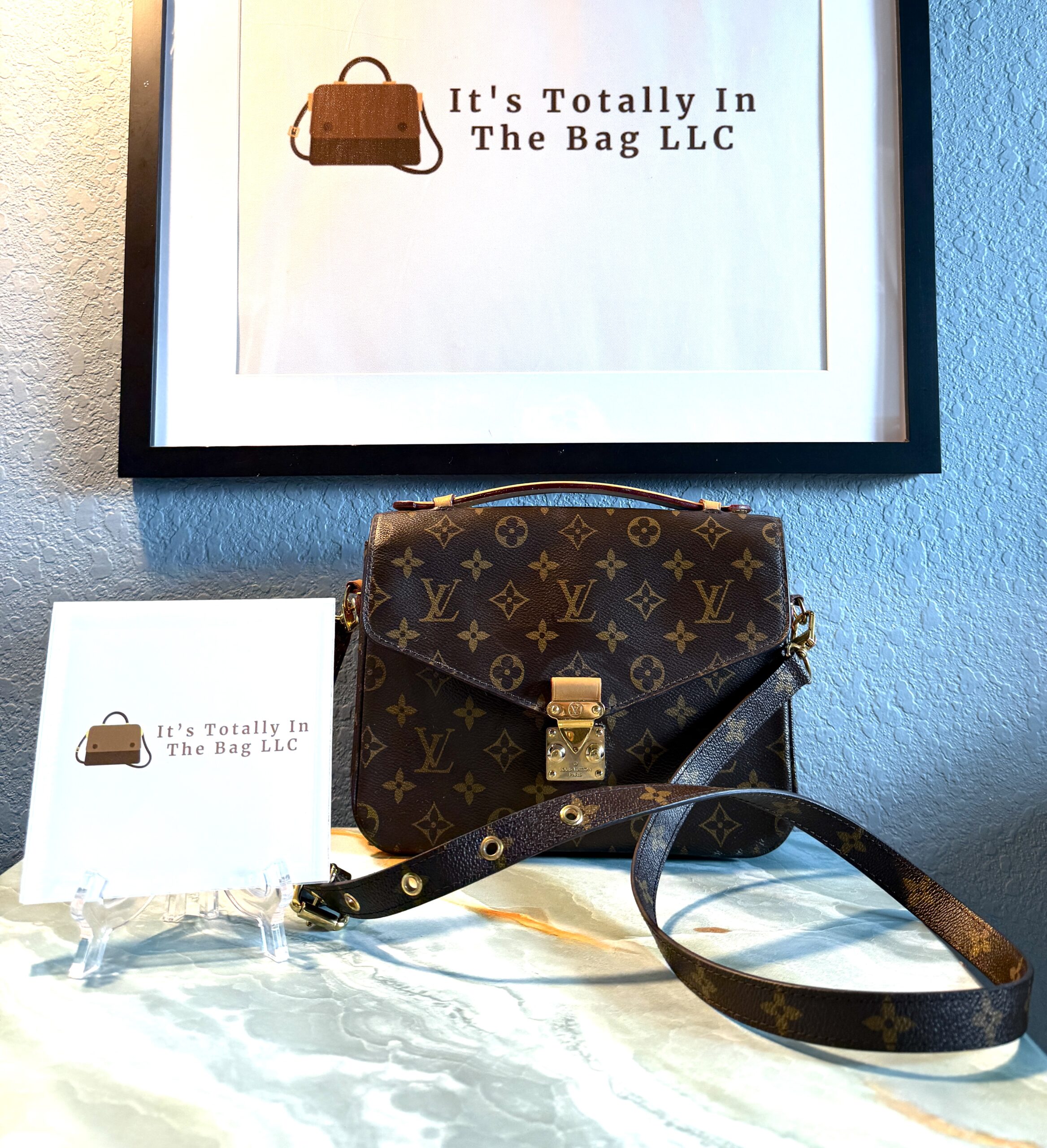 Authentic Louis Vuitton Pochette Métis with LV strap included