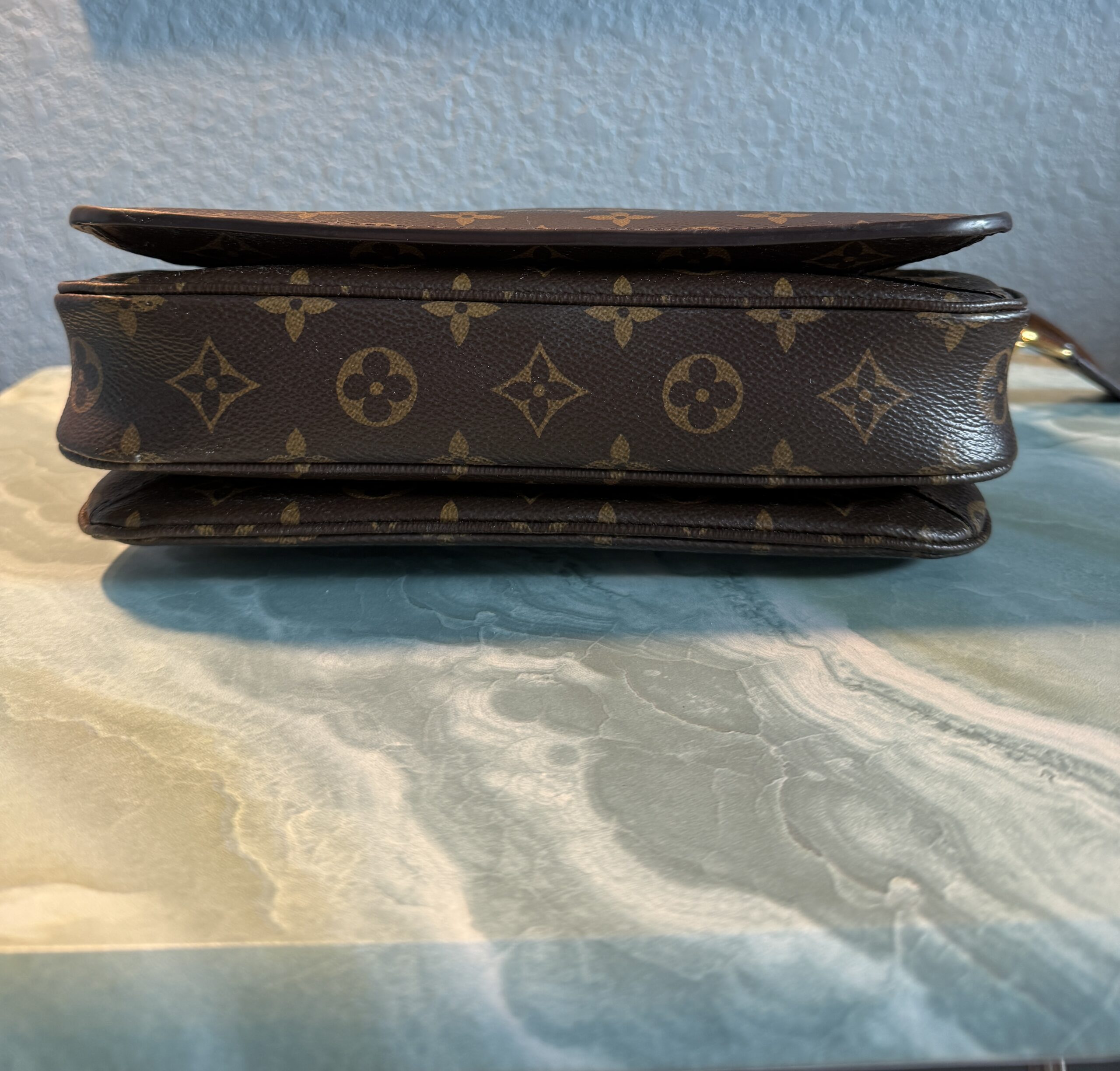 Authentic Louis Vuitton Pochette Métis with LV strap included - Image 13