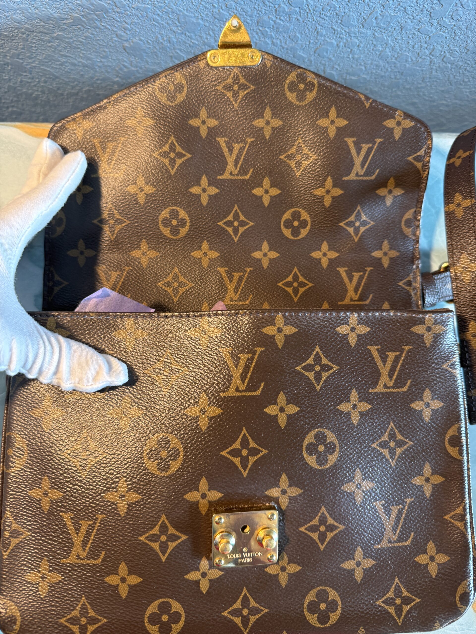 Authentic Louis Vuitton Pochette Métis with LV strap included - Image 14