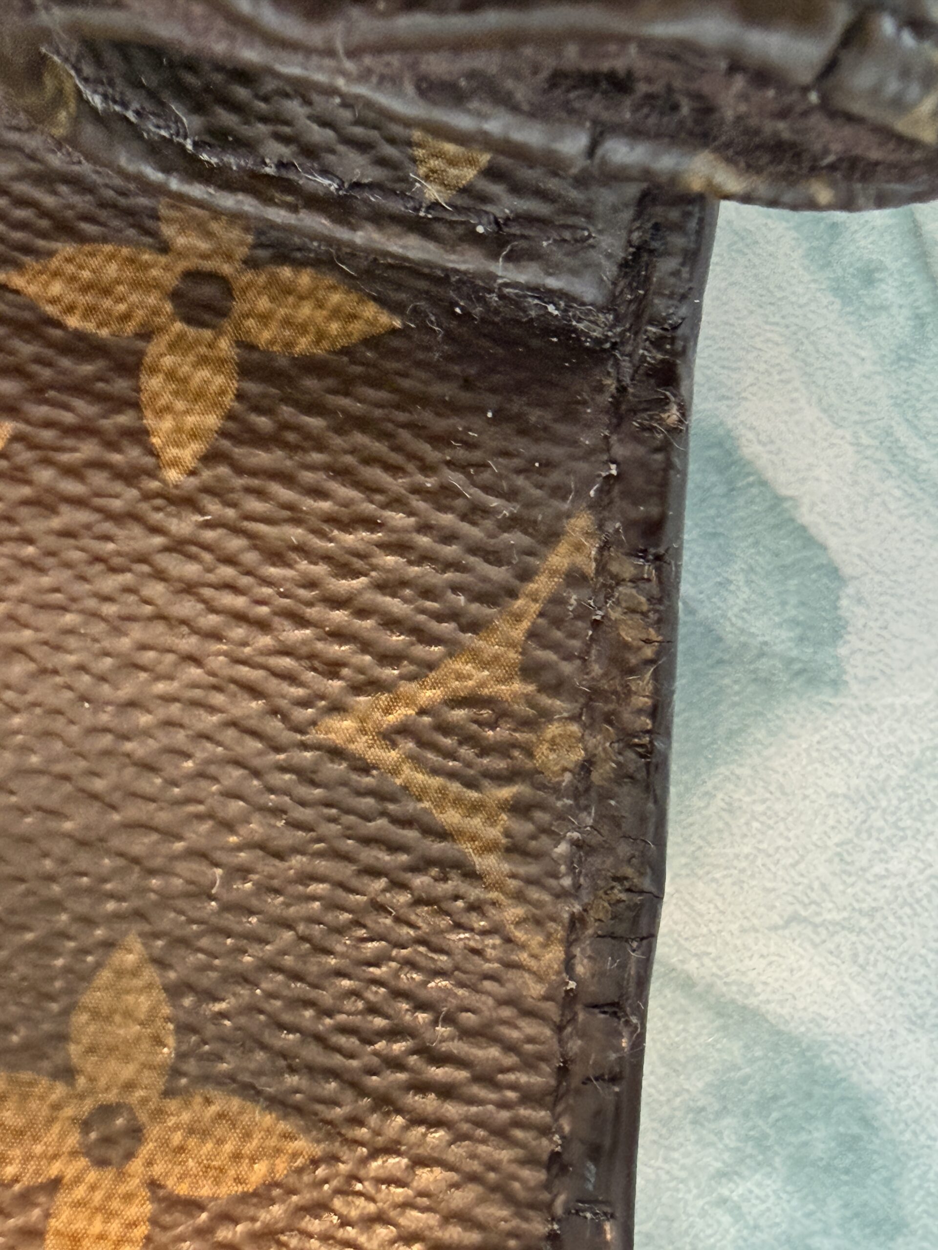 Authentic Louis Vuitton Pochette Métis with LV strap included - Image 16