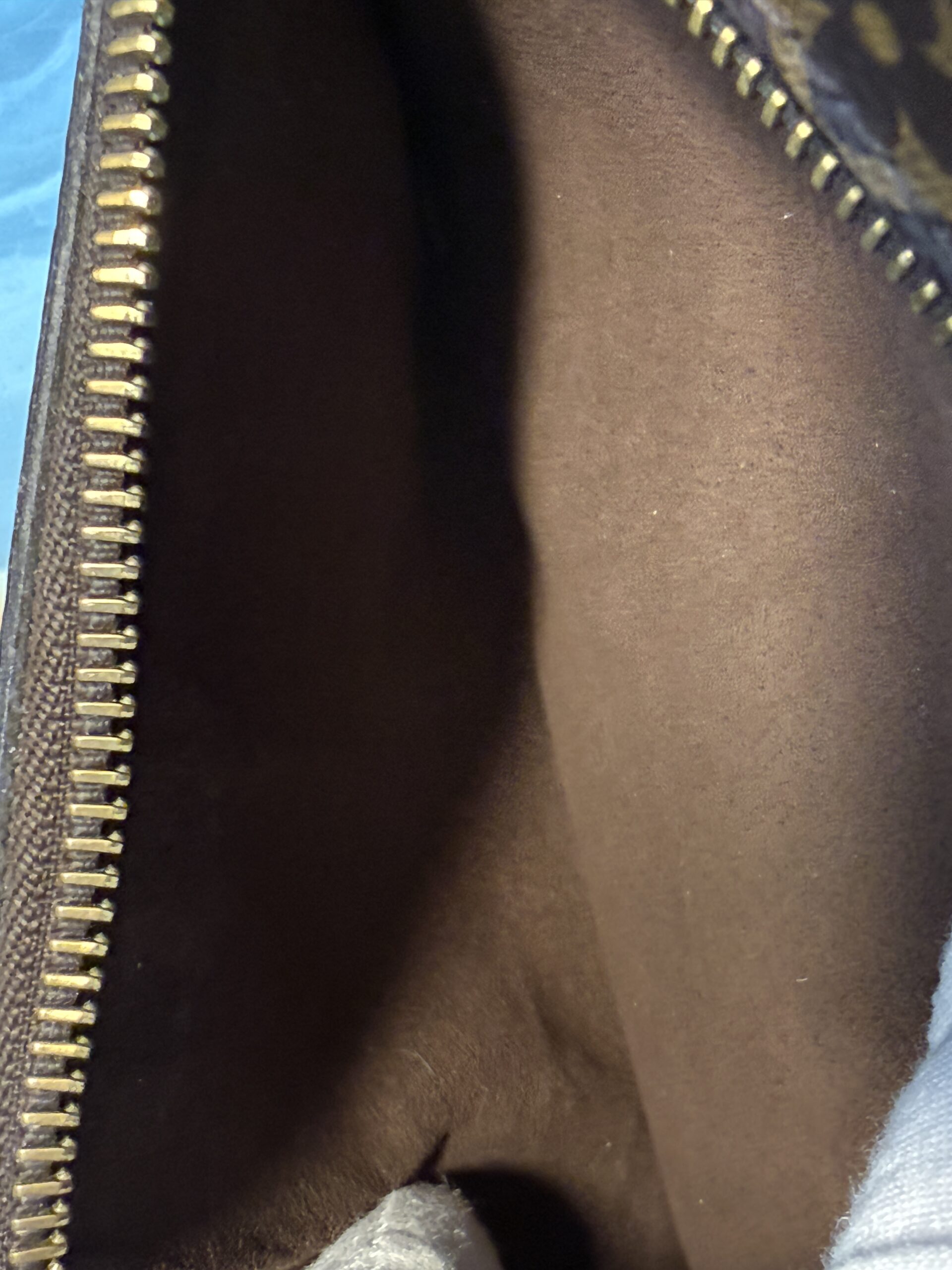 Authentic Louis Vuitton Pochette Métis with LV strap included - Image 19