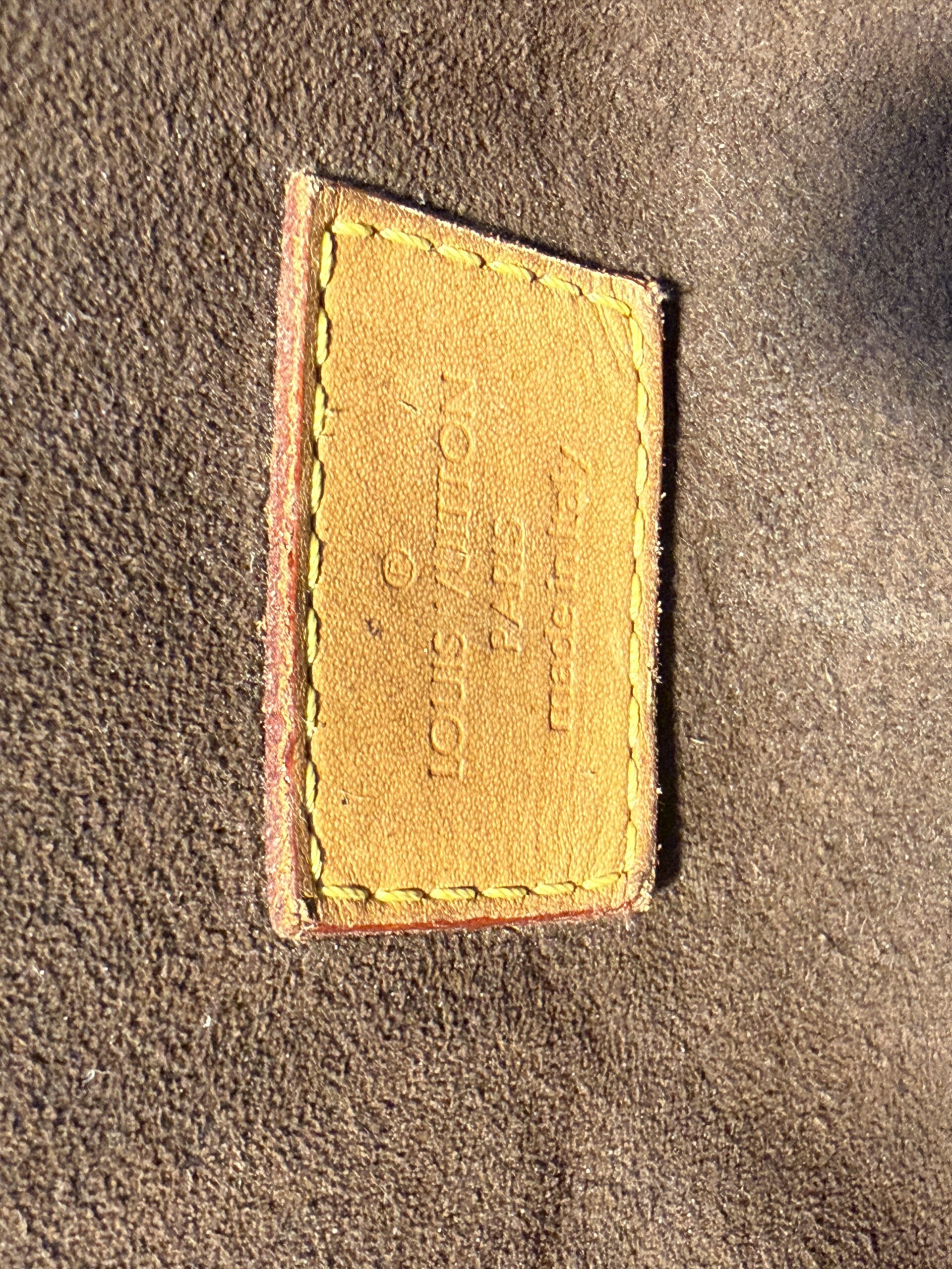 Authentic Louis Vuitton Pochette Métis with LV strap included - Image 25