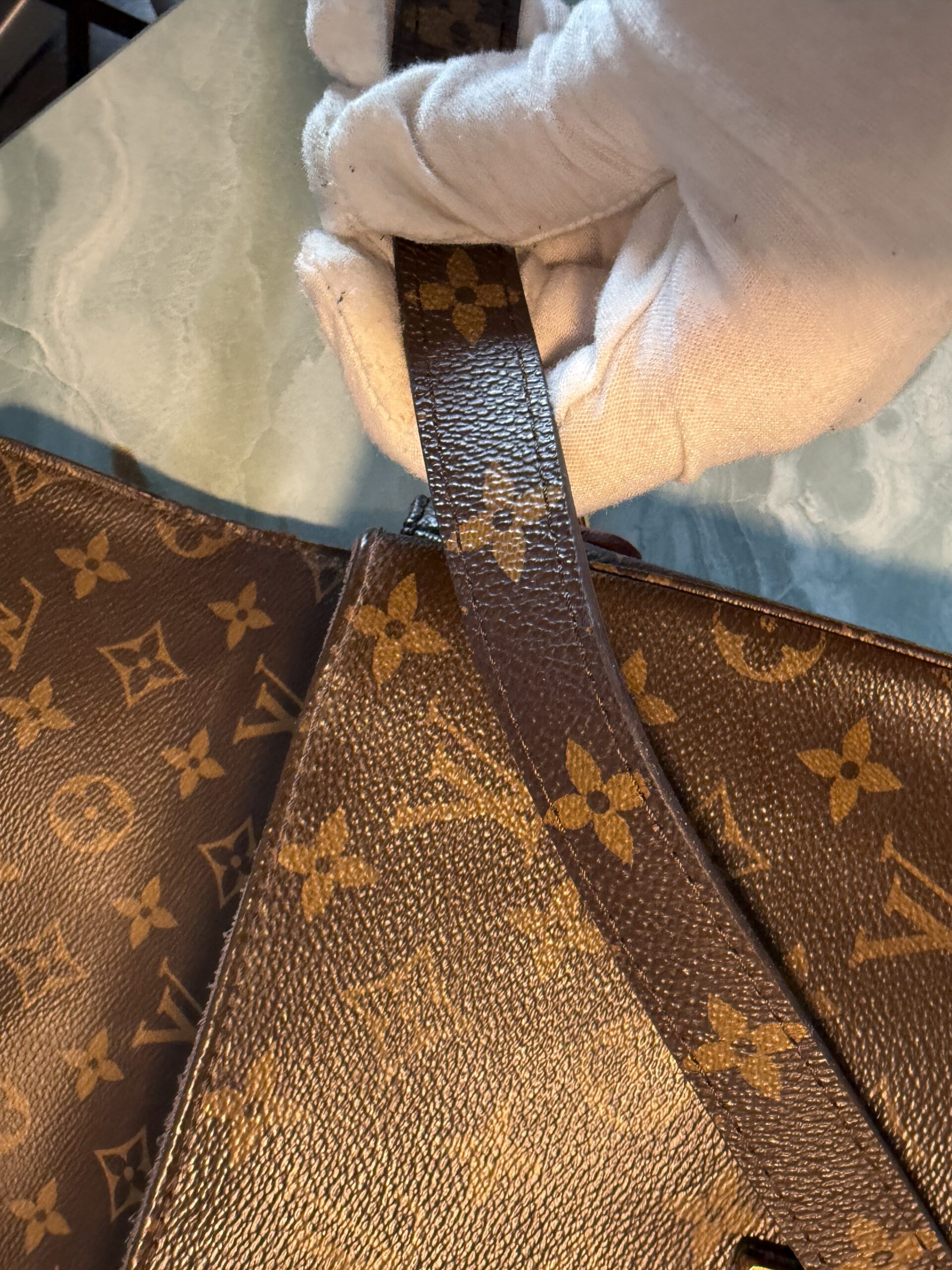 Authentic Louis Vuitton Pochette Métis with LV strap included - Image 28