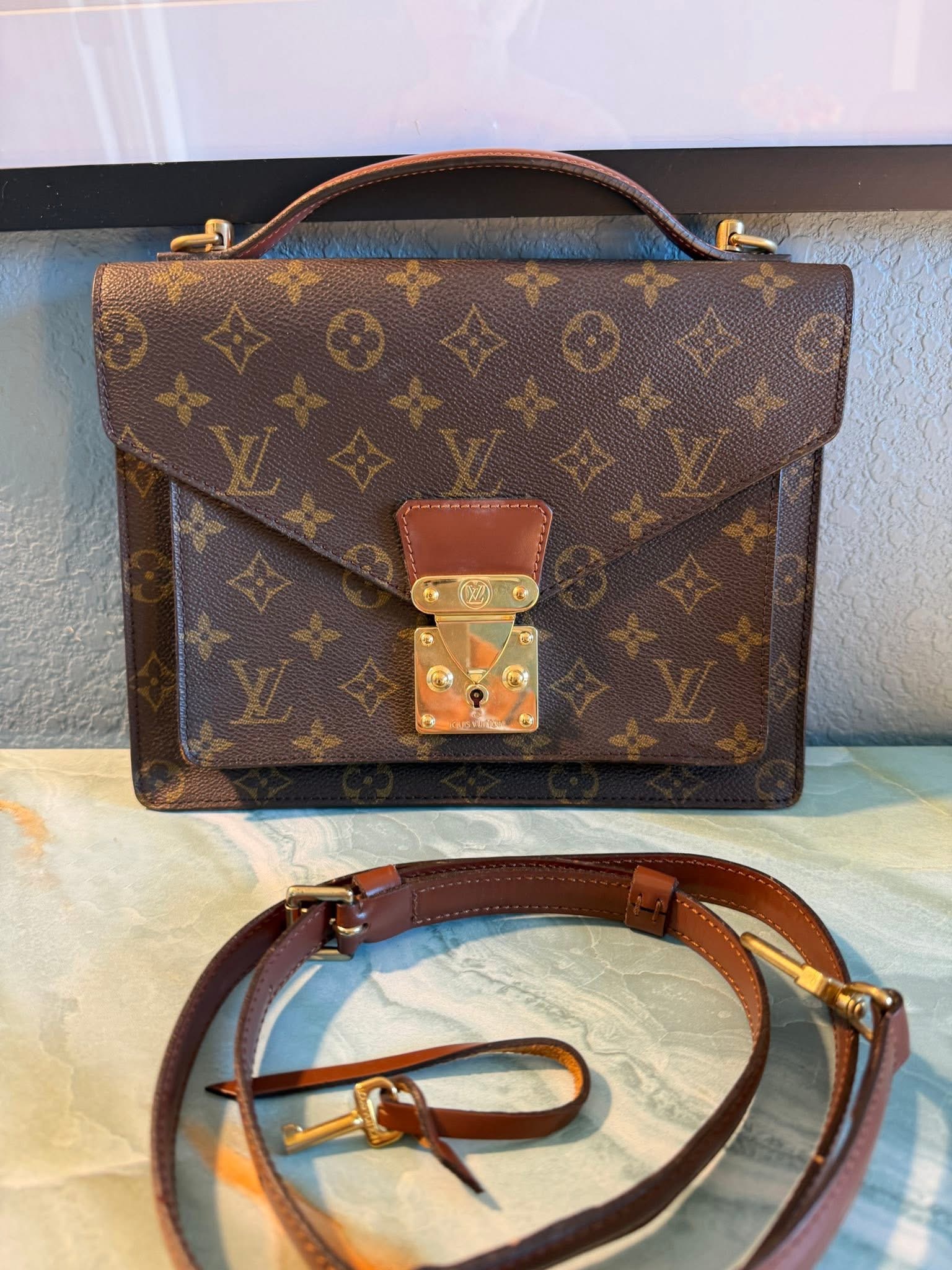 Authentic Louis Vuitton Monceau 26 with LV strap and LV key included - Image 8