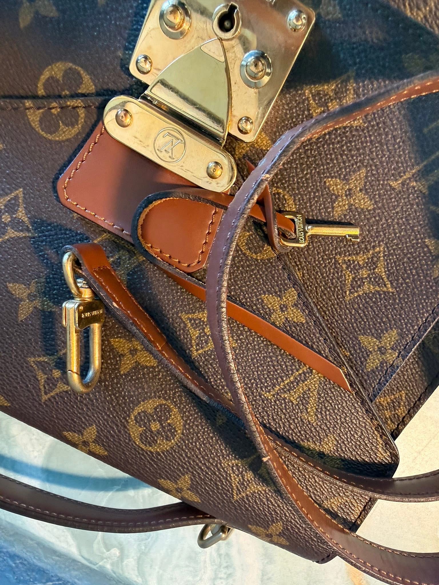Authentic Louis Vuitton Monceau 26 with LV strap and LV key included - Image 19