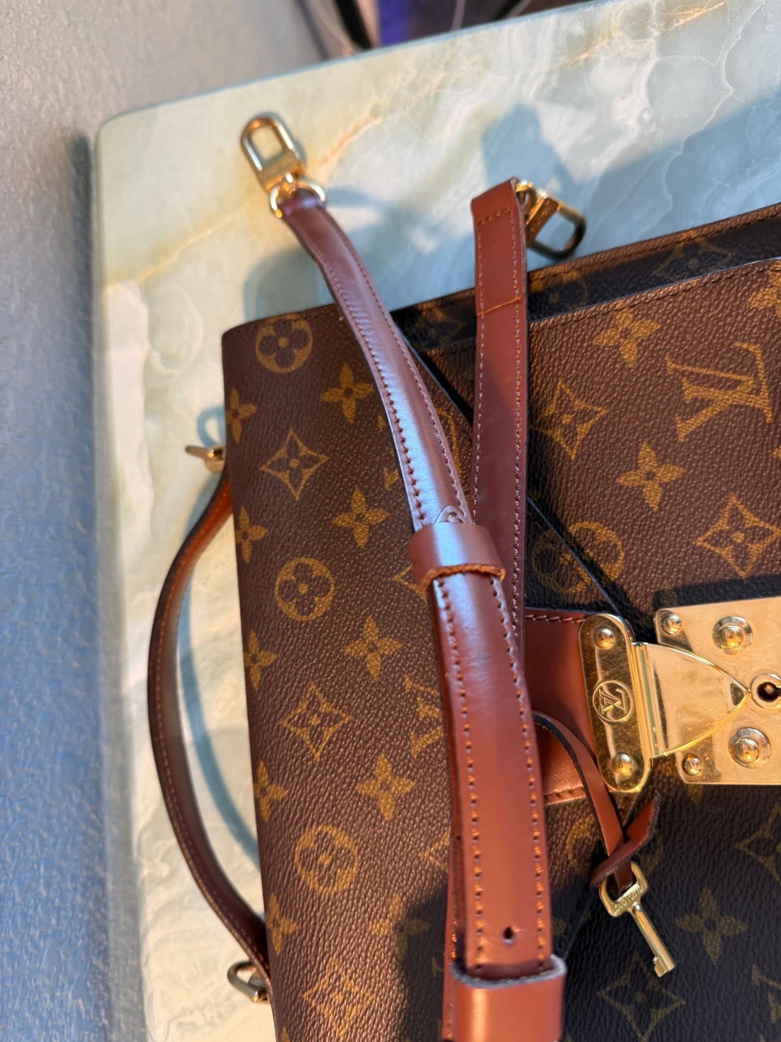 Authentic Louis Vuitton Monceau 26 with LV strap and LV key included - Image 22