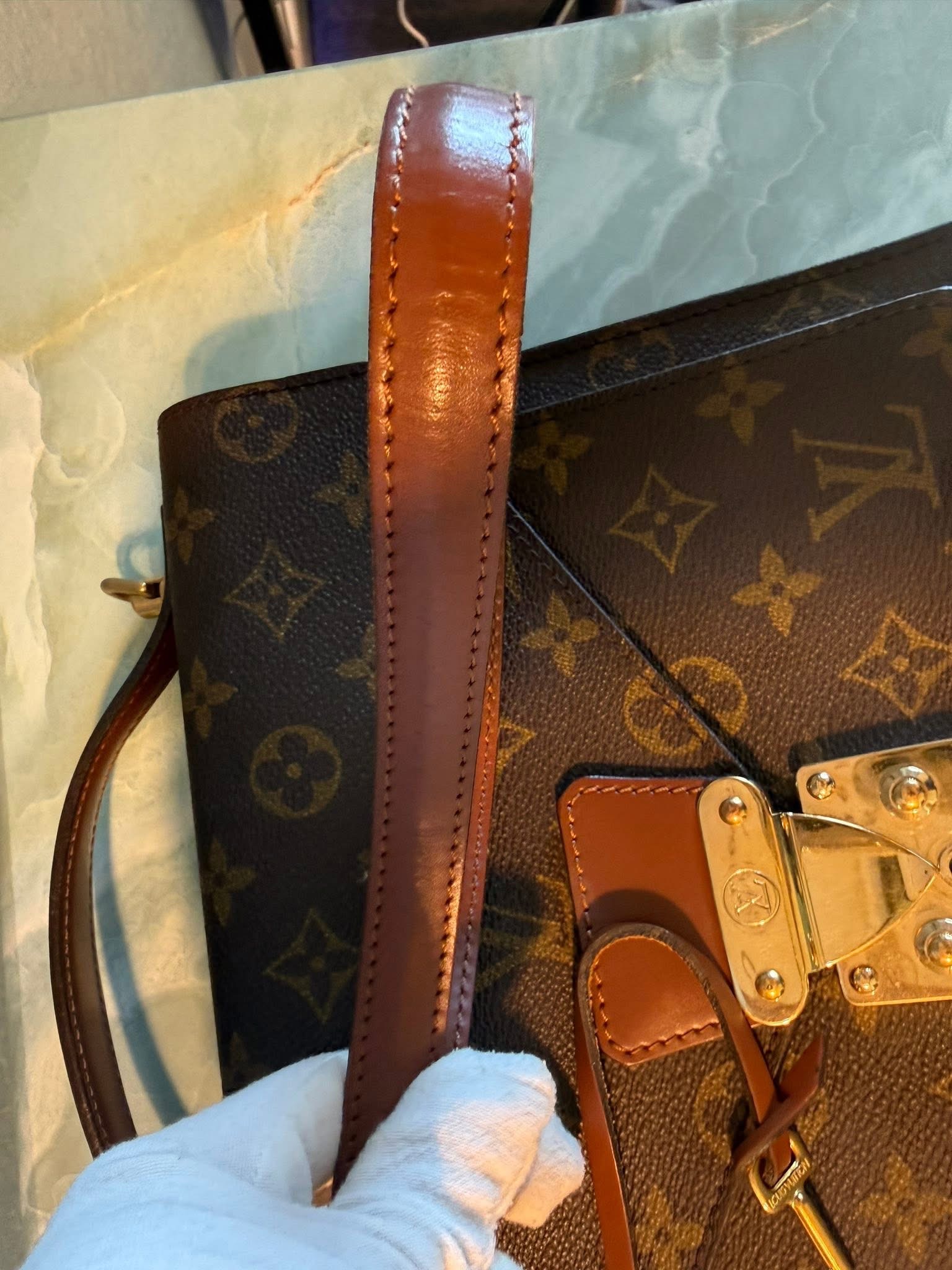 Authentic Louis Vuitton Monceau 26 with LV strap and LV key included - Image 26