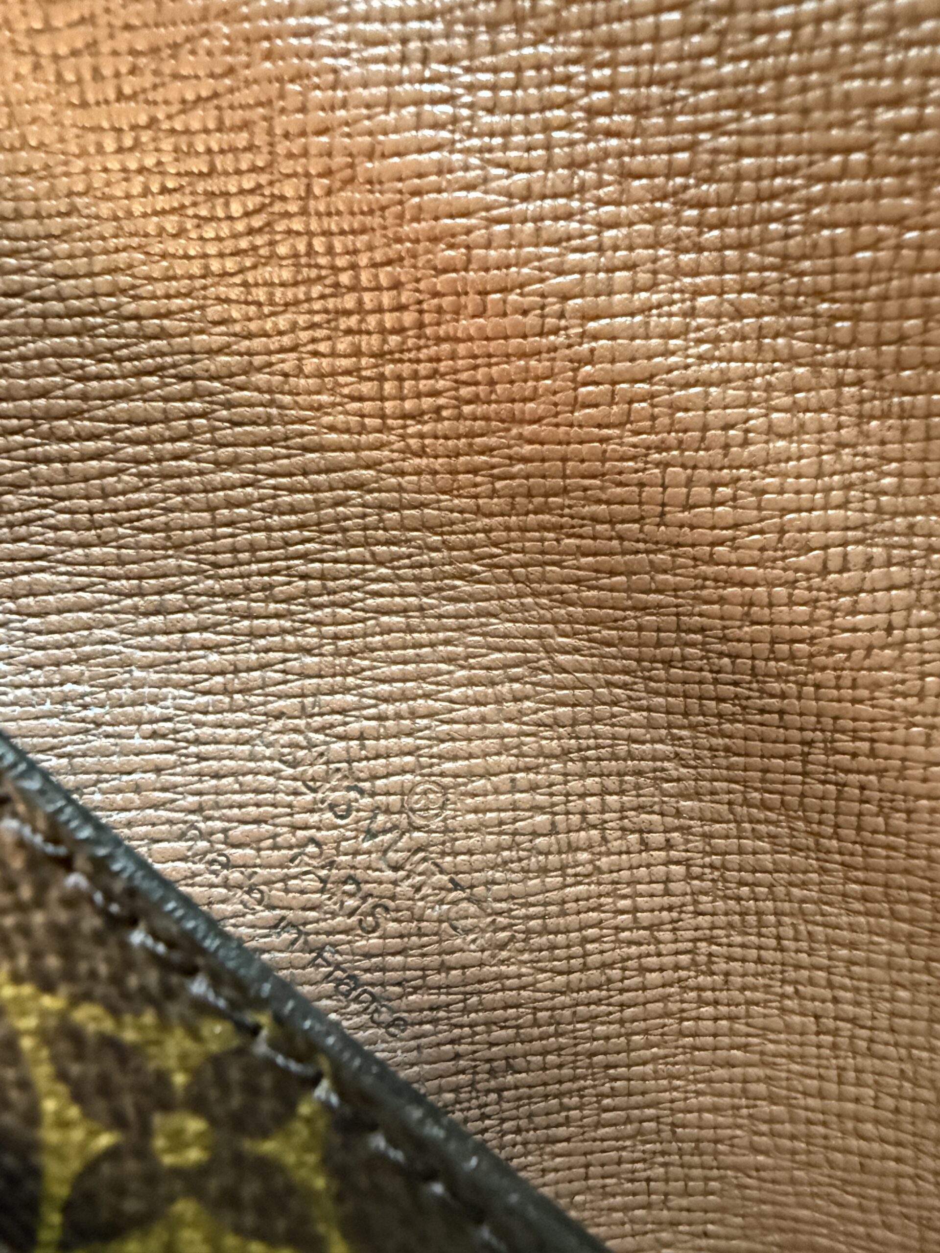 Authentic Louis Vuitton Monceau 26 with LV strap and LV key included - Image 29